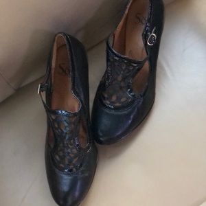 New sofft black pumps